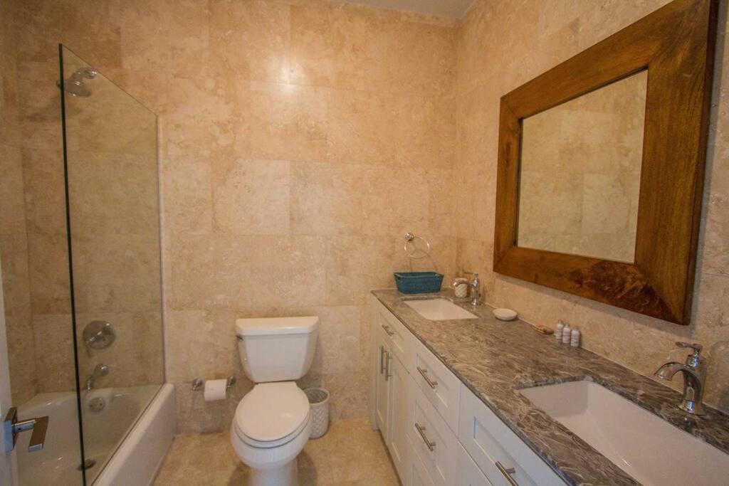 Luxury Townhouse in Palm Cay, Nassau Bahamas