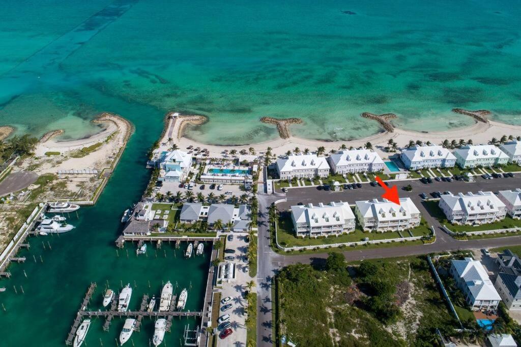 Luxury Townhouse in Palm Cay, Nassau Bahamas