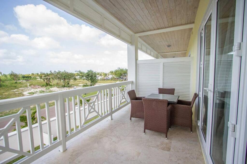 Luxury Townhouse in Palm Cay, Nassau Bahamas