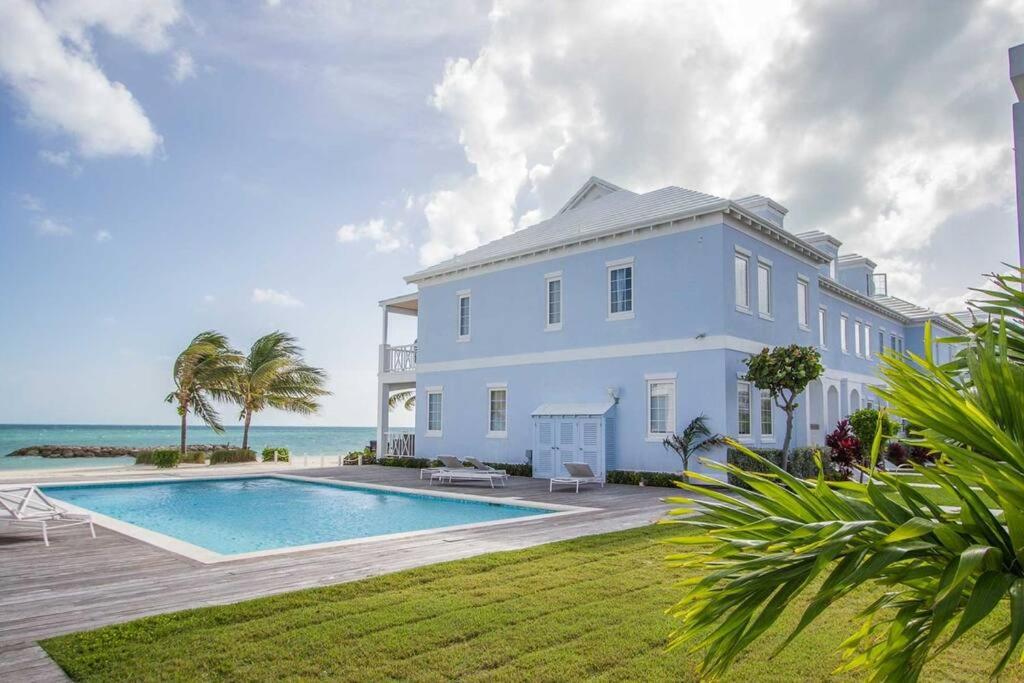 Luxury Townhouse in Palm Cay, Nassau Bahamas