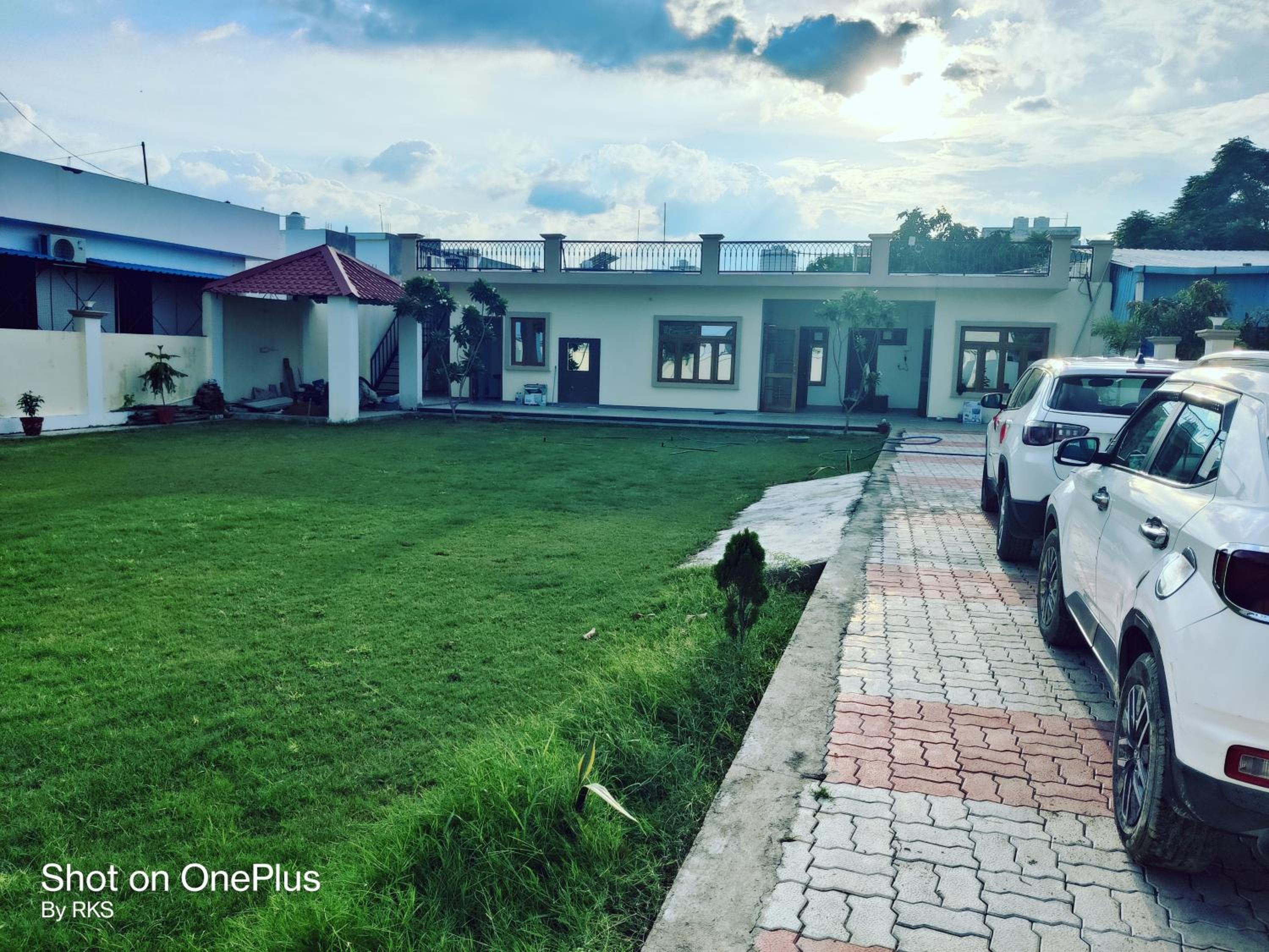 Rajanish osho lifestyle view 4