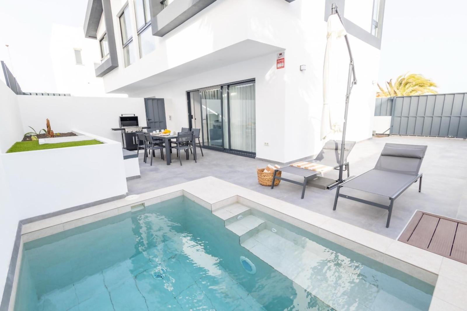 Villas Divela, Ocean View, Private & Heated Pool
