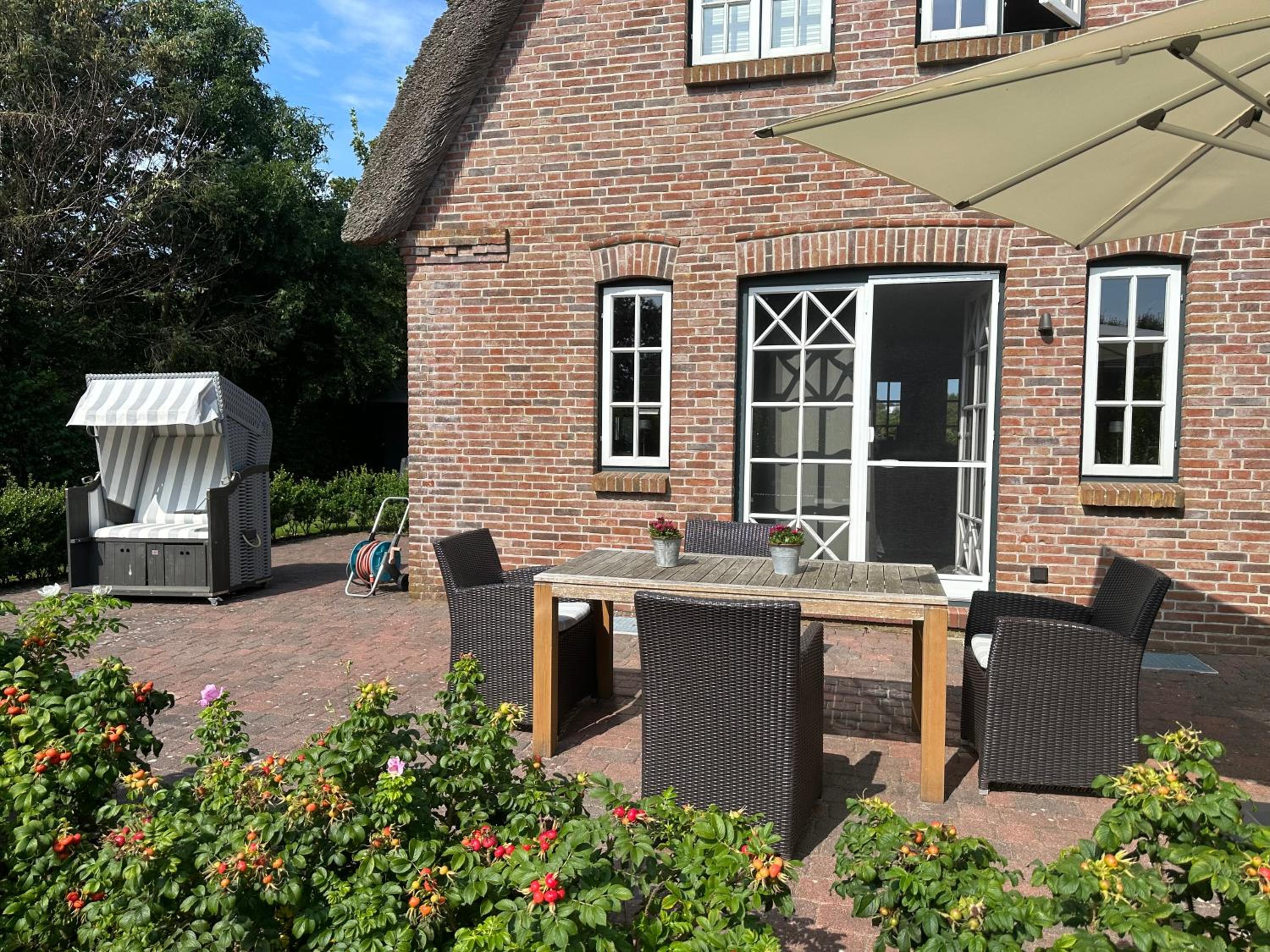 Seesucht-Föhr - Moderne Reet-Haushälfte mit Sauna, Garten & Terrasse nahe Wattenmeer