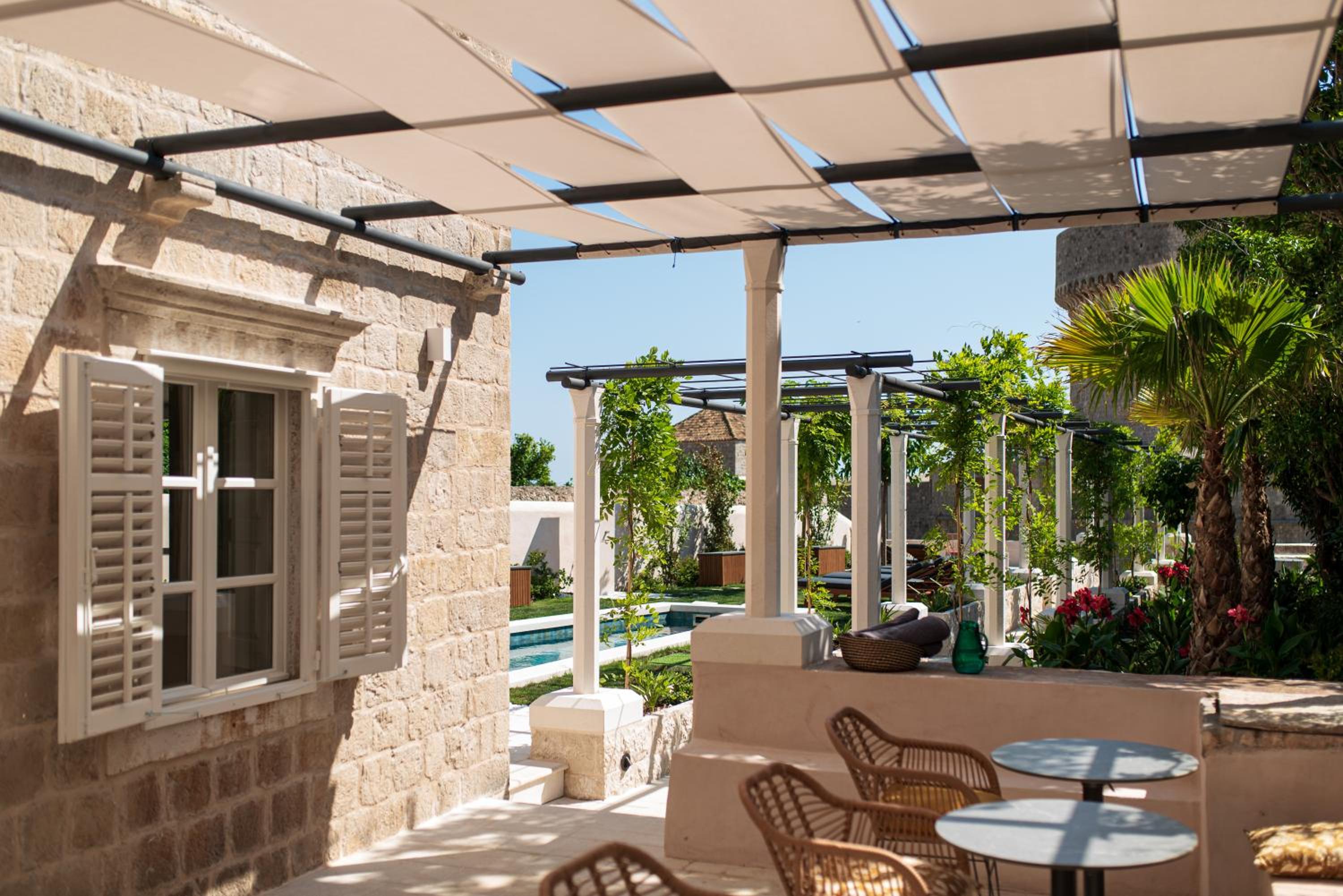 HERITAGE VILLA SPINDLER by DuHomes