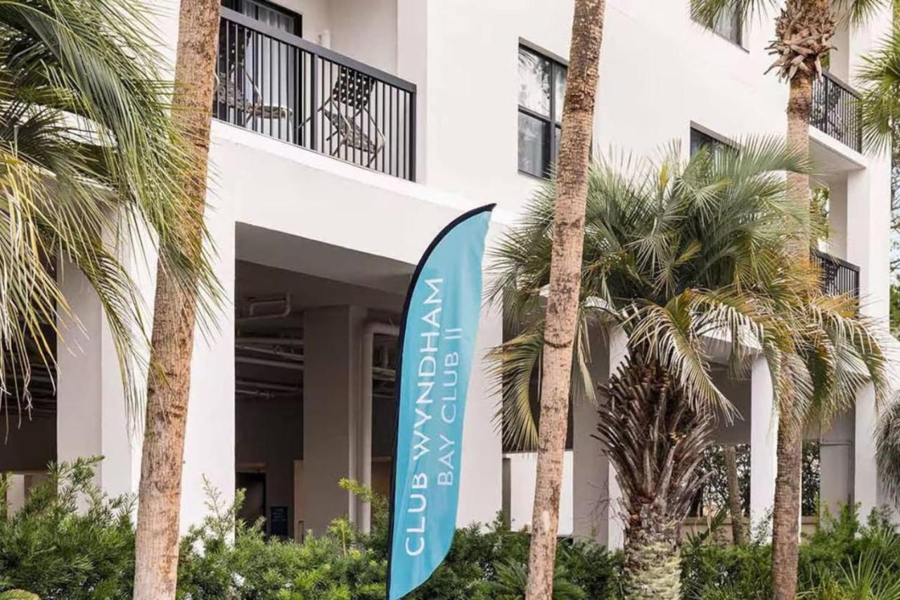 A Luxurious Resort Surrounded By Beautiful Beaches And World-Class Golf Courses view 3