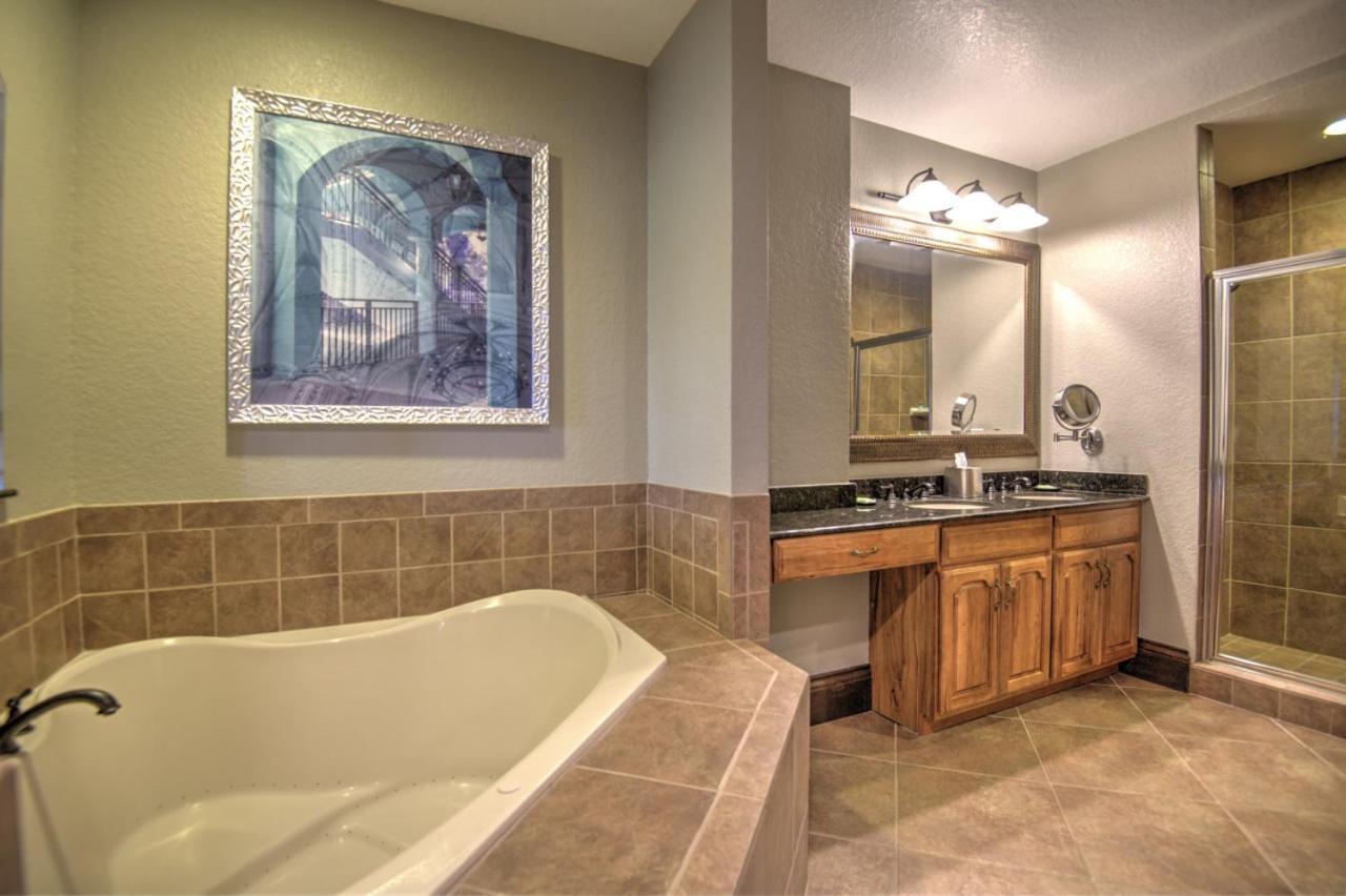 Beautiful Resort in Bonnet Creek 2BD Deluxe near Walt Disney World