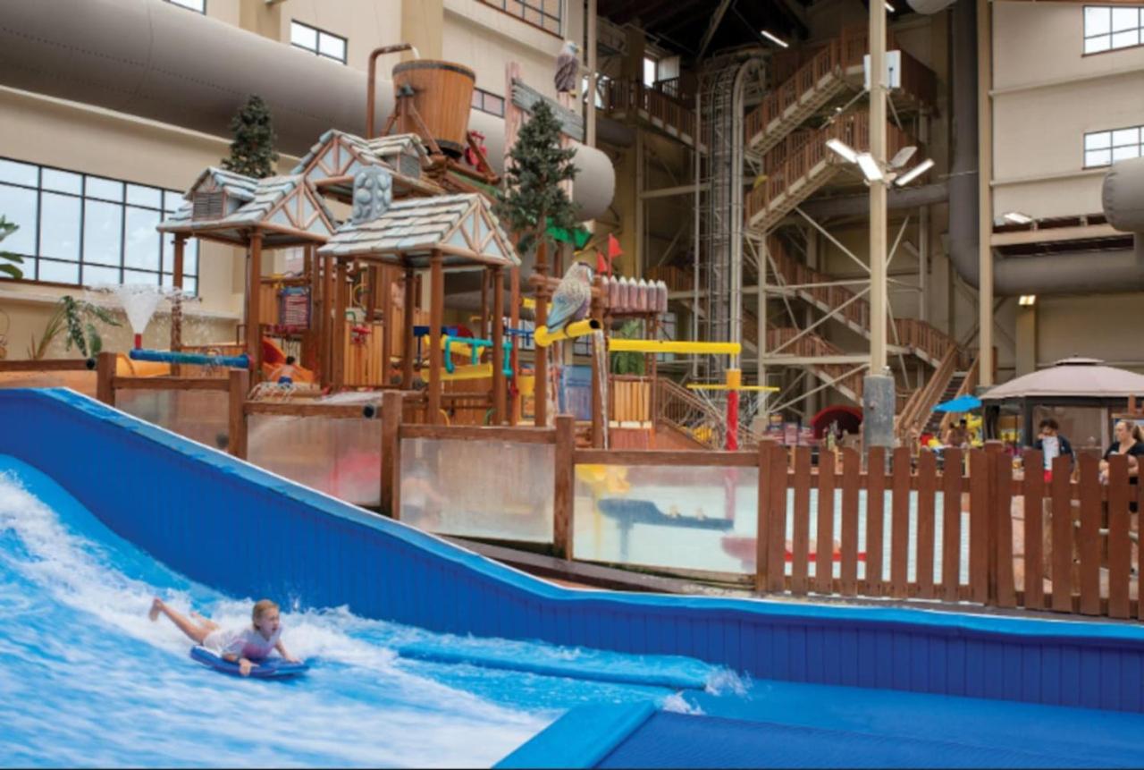 Beautiful Resort in Great Smokies Lodge 2BD Deluxe near Hillside Winery