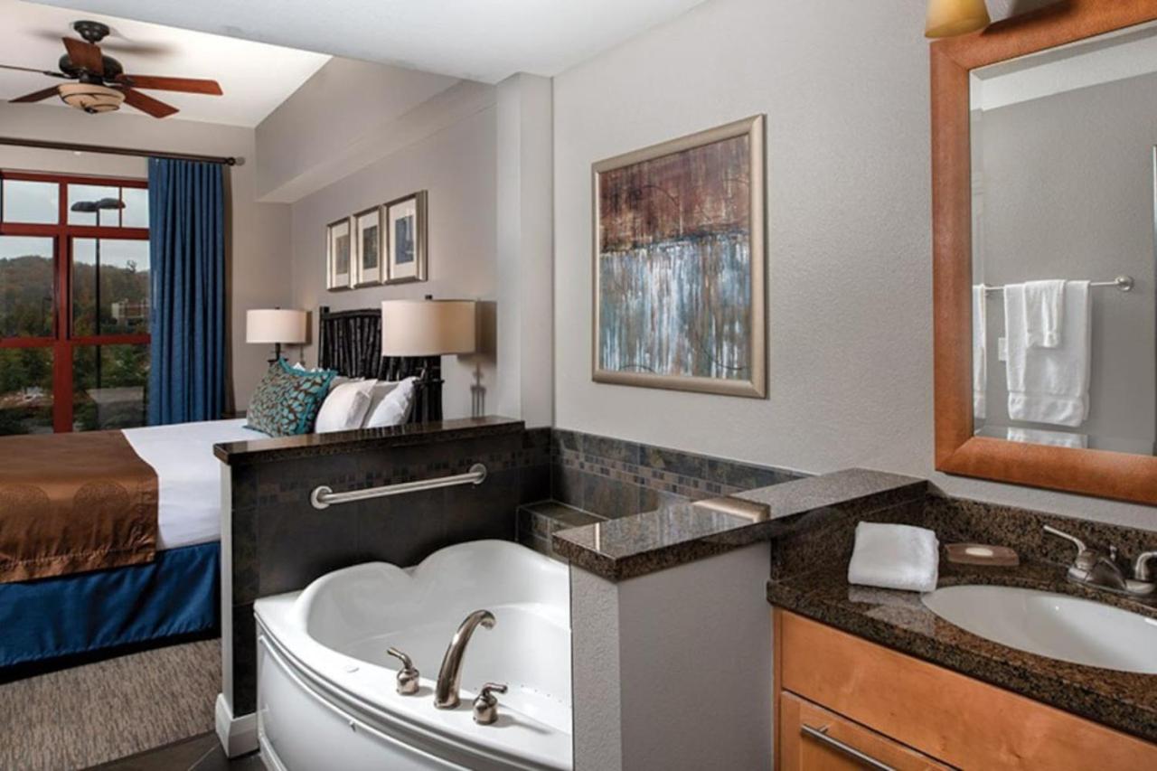 Beautiful Resort in Great Smokies Lodge 2BD Deluxe near Hillside Winery