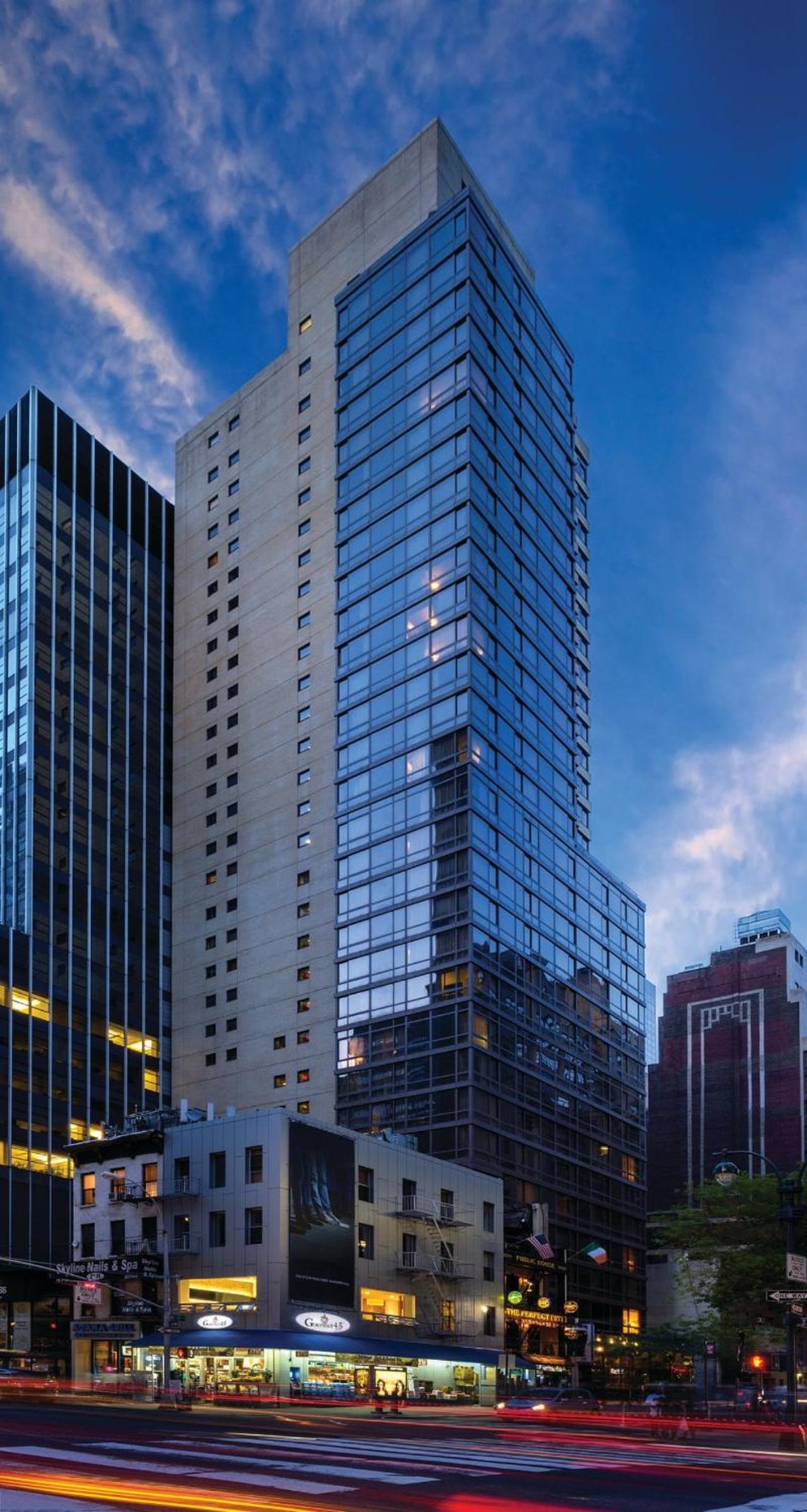 Beautiful Resort in Midtown 45 - Deluxe 1BD