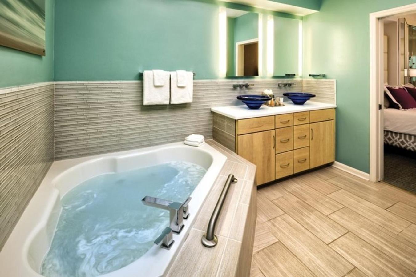 Beautiful Hotel in Ocean Boulevard 2BD near Duplin Winery