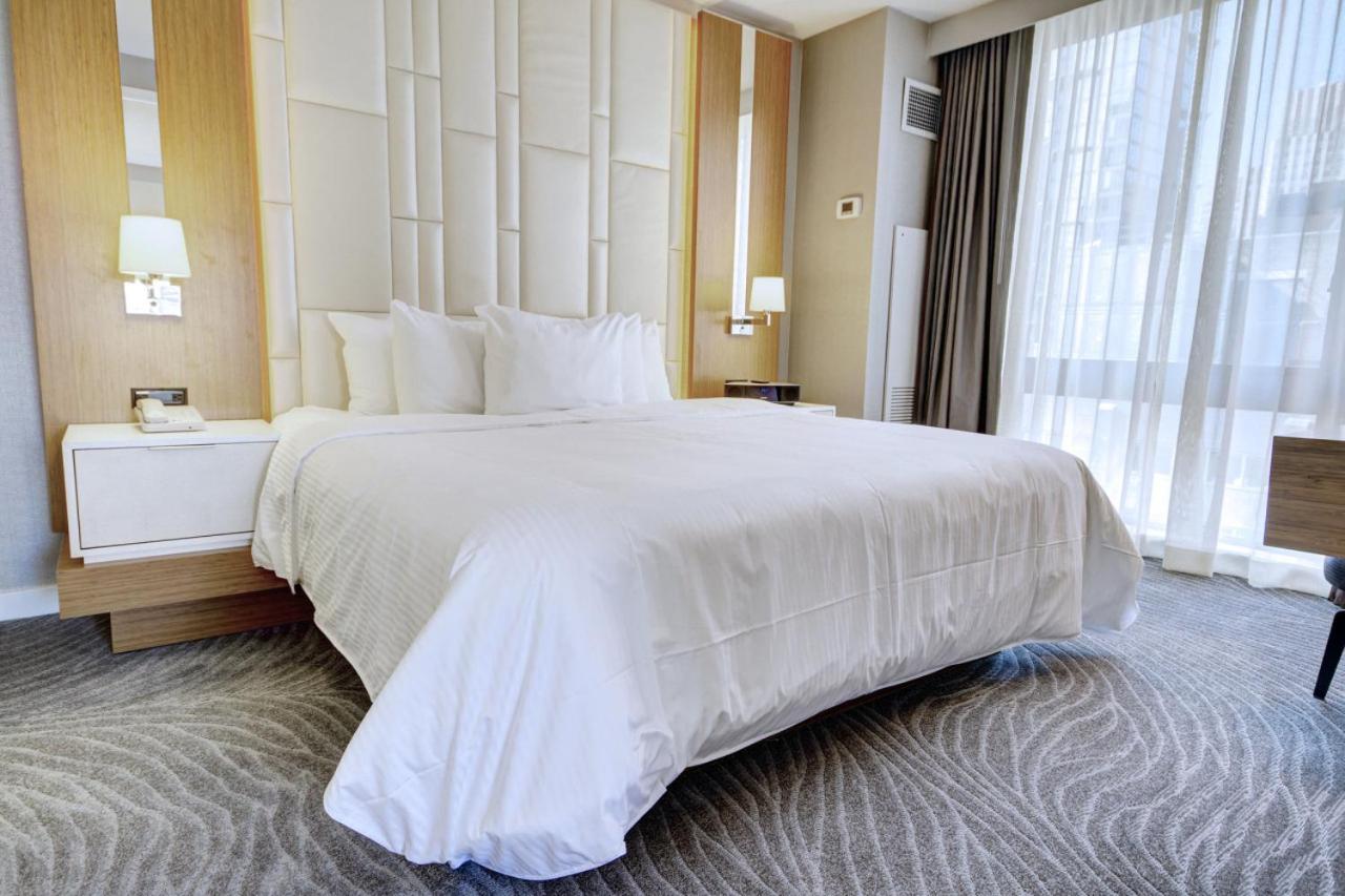 Beautiful Resort in Midtown 45 - Deluxe 1BD