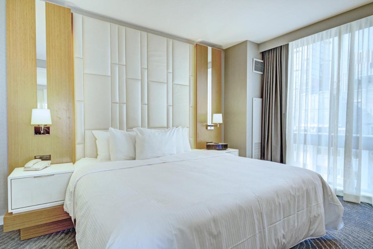 Beautiful Resort in Midtown 45 - Deluxe 1BD