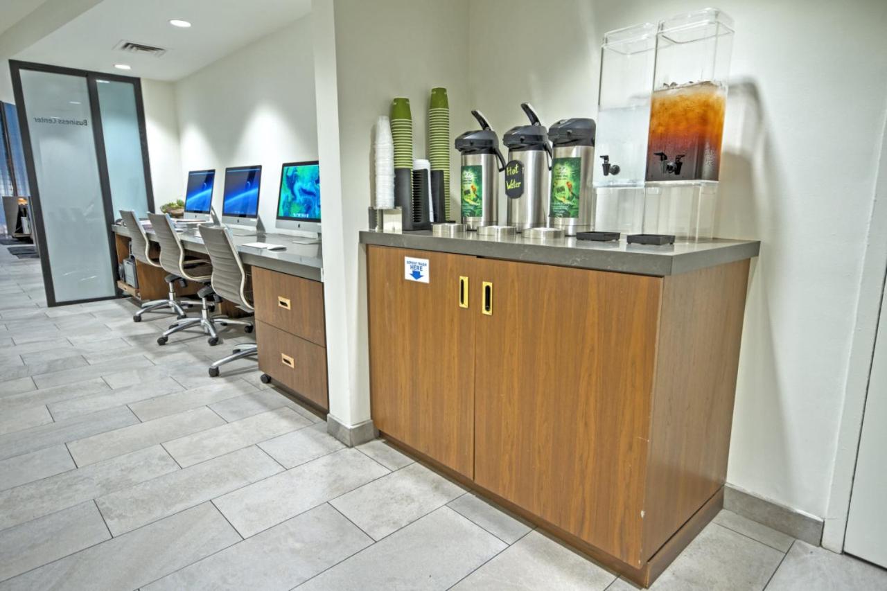 Beautiful Resort in Midtown 45 - Deluxe 1BD