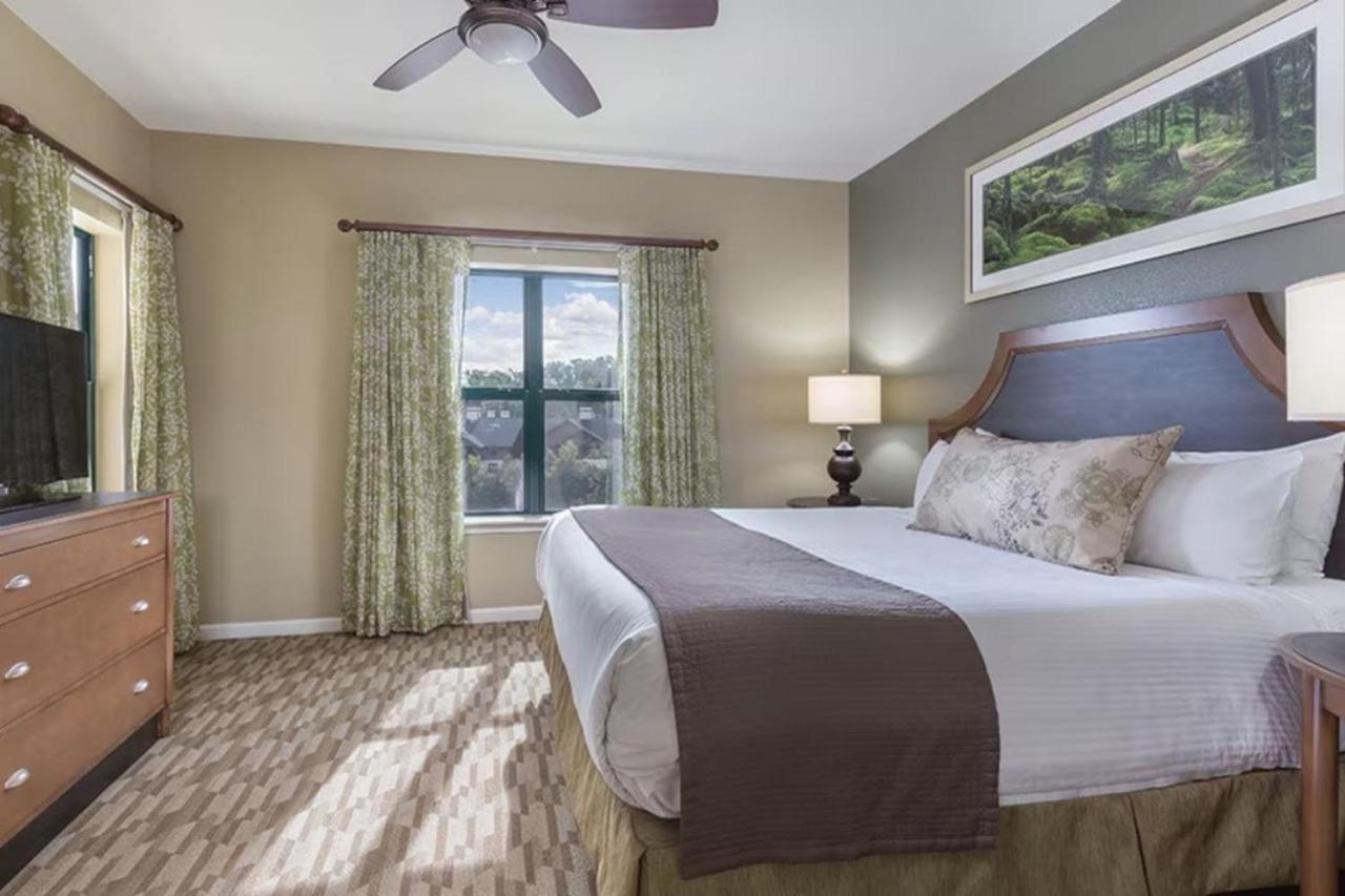 Beautiful Hotel in Smoky Mountains 1BD Gateway to the Smokies view 2