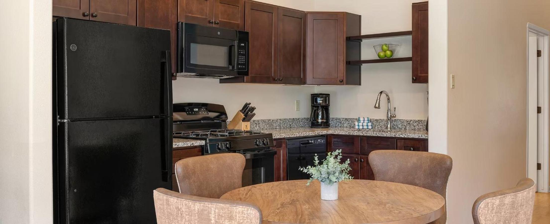 Beautiful Hotel in Pagosa 1BD view 2