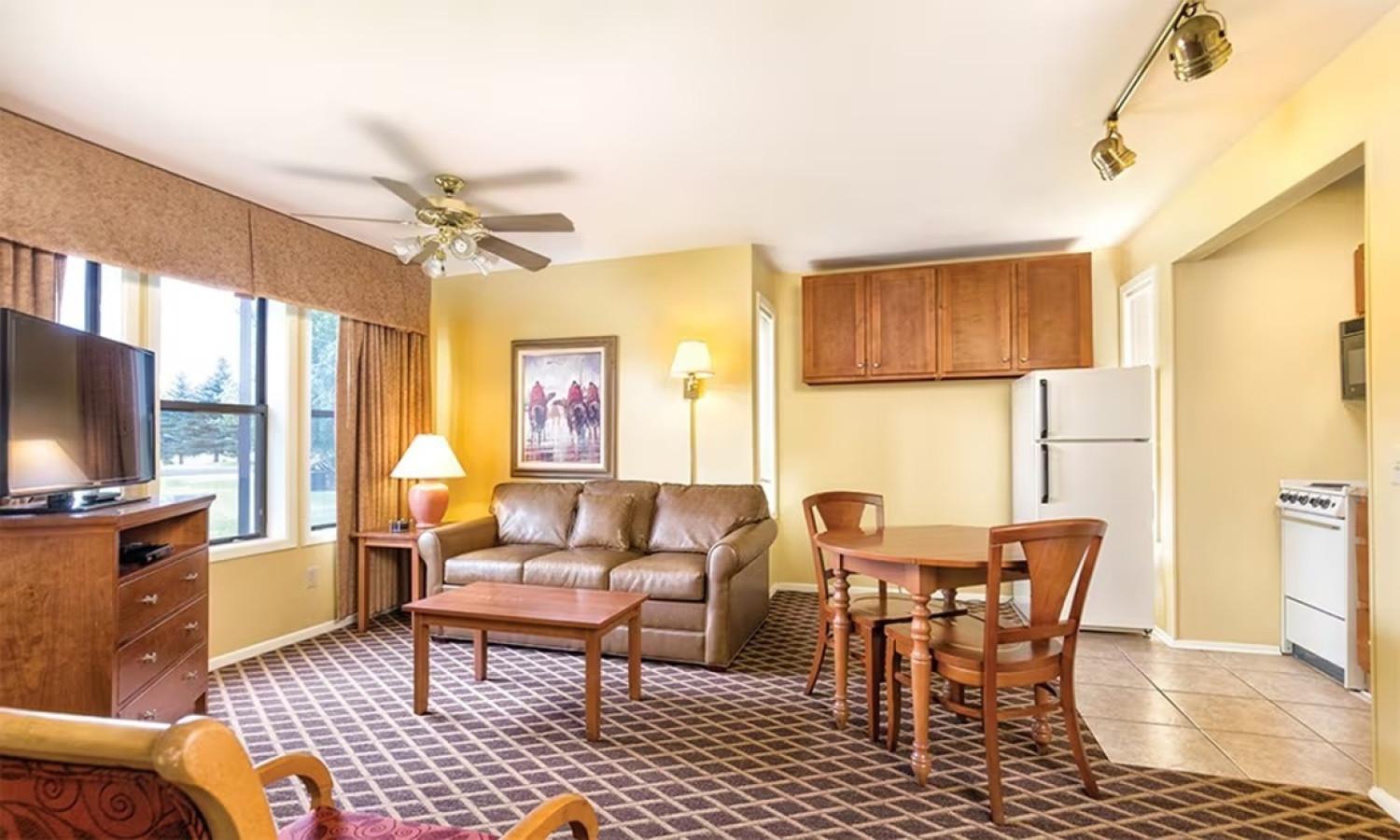 Beautiful Hotel in Pagosa 2BD view 2