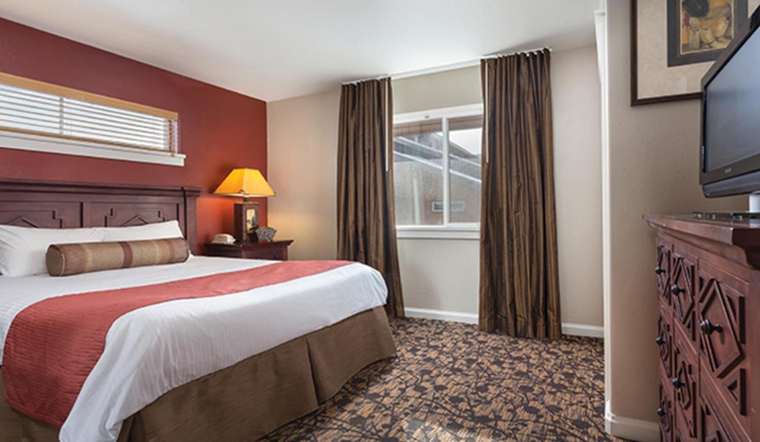 Beautiful Resort in Steamboat Springs 1BD at World Class Skiing and famed Champagne Powder