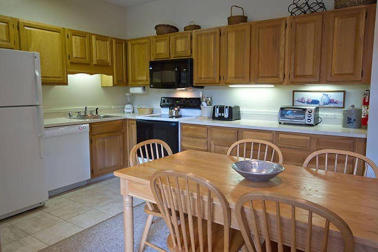 Beautiful hotel in Vermont Smugglers Notch 2BD near Disc Golf Center view 5
