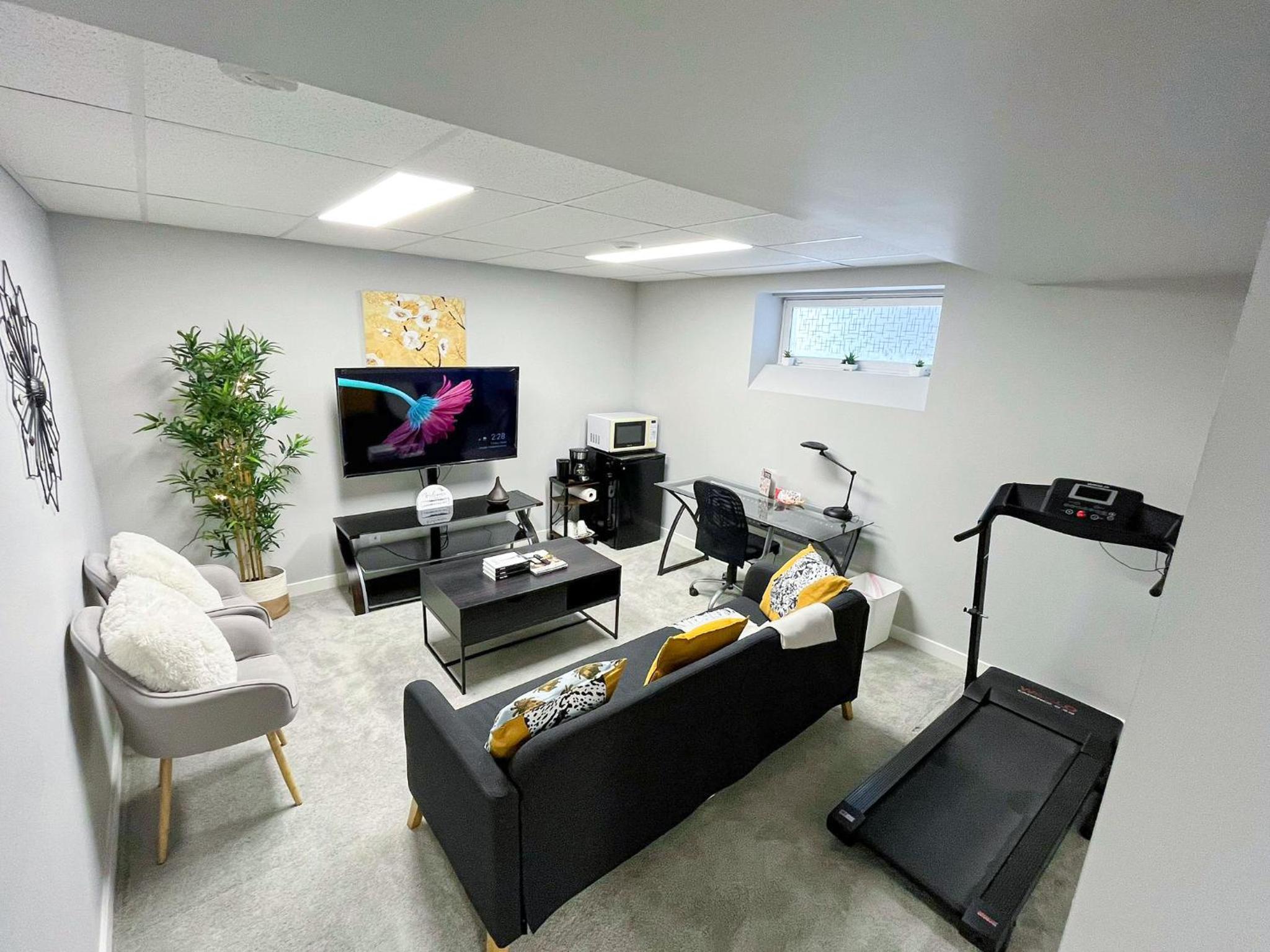Private Basement Suite with comfort