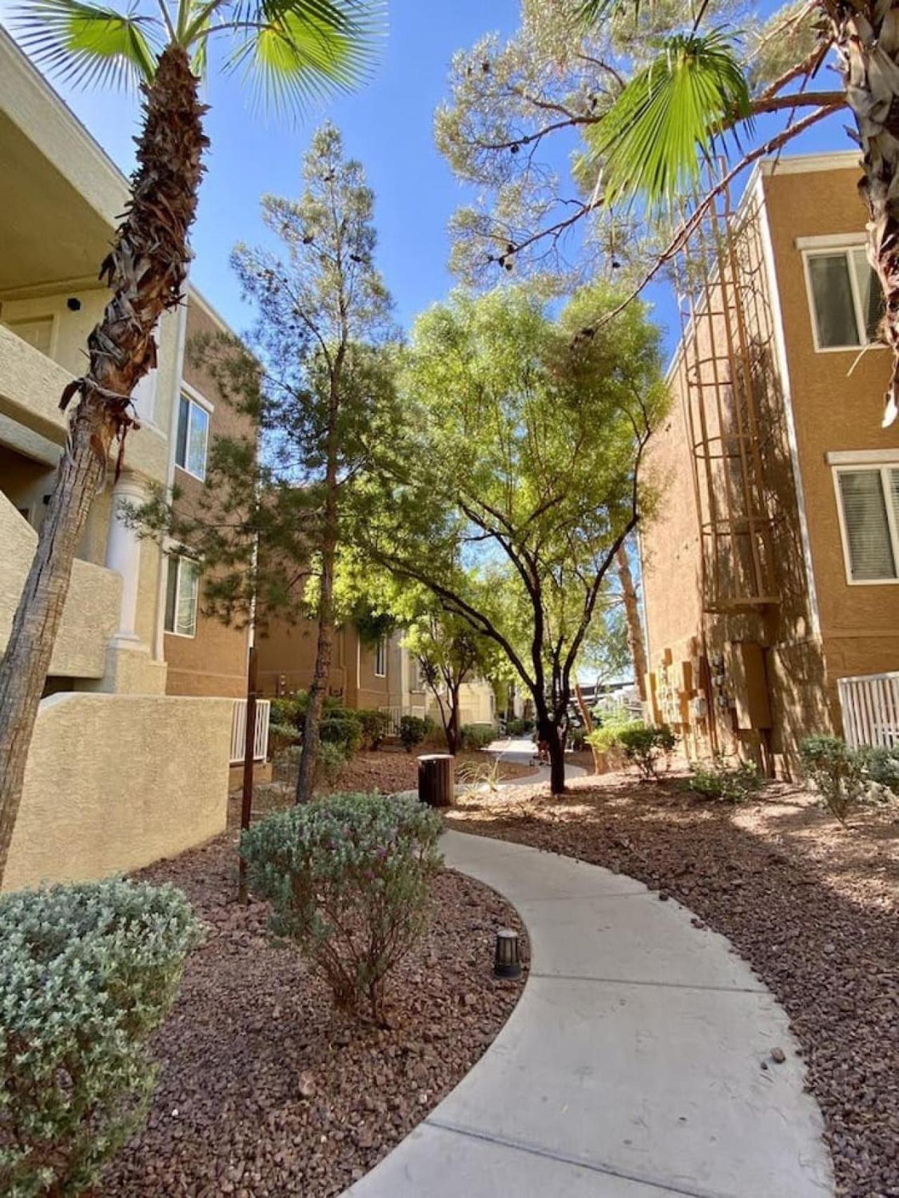 Worldmark Tropicana Avenue 1BD view 2