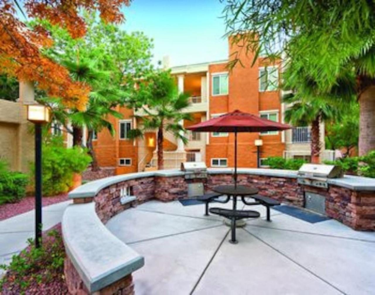 Worldmark Tropicana Avenue 1BD view 5