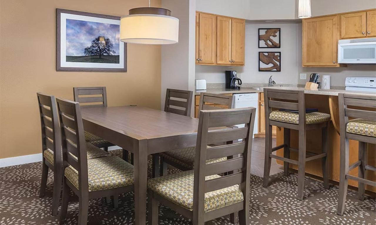 Worldmark Windsor 1BD view 2