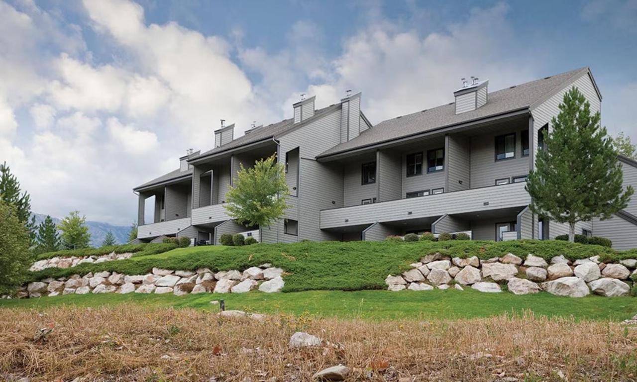 Worldmark Wolf Creek 2BD view 3