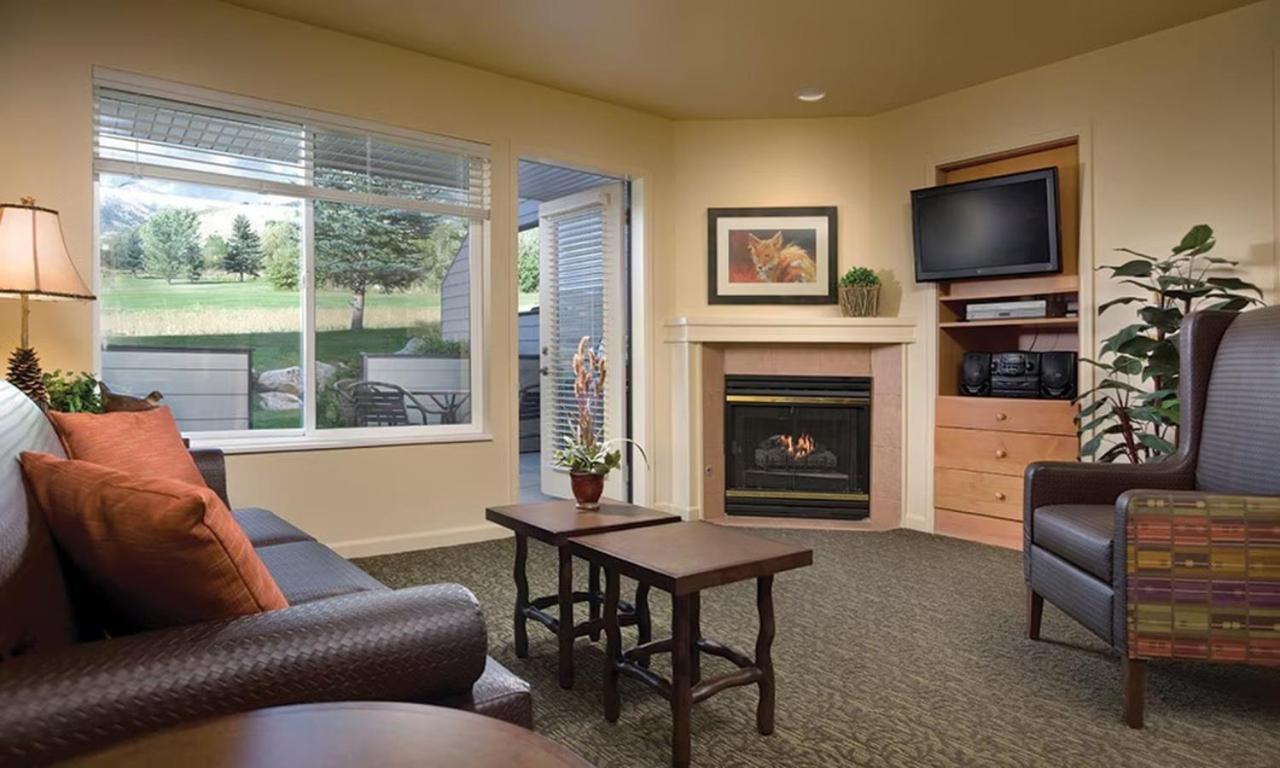Worldmark Wolf Creek 1BD view 3