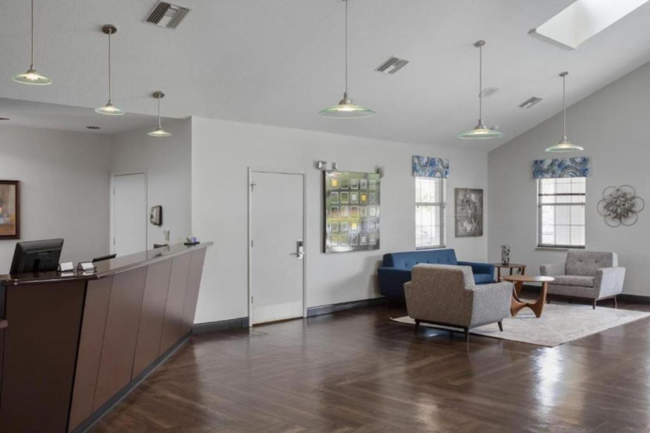 Diamond - Orbit One Vacation Villas- 2BD