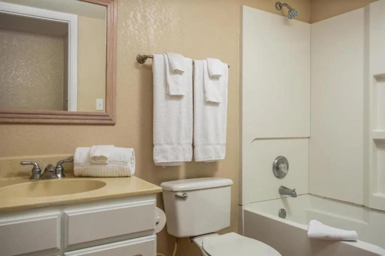 Diamond - Orbit One Vacation Villas- 2BD
