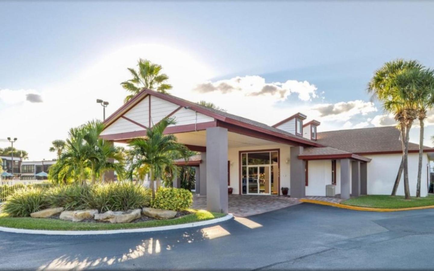 Diamond - Orbit One Vacation Villas- 2BD