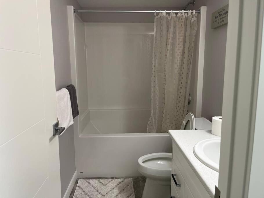 Private Basement Suite with comfort
