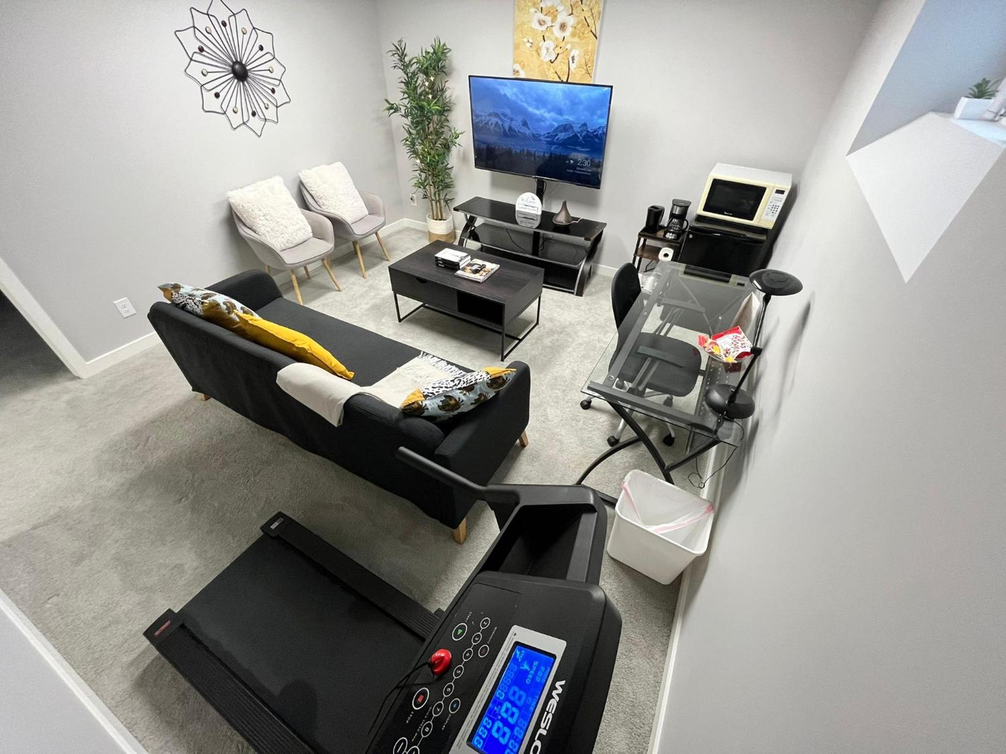 Private Basement Suite with comfort