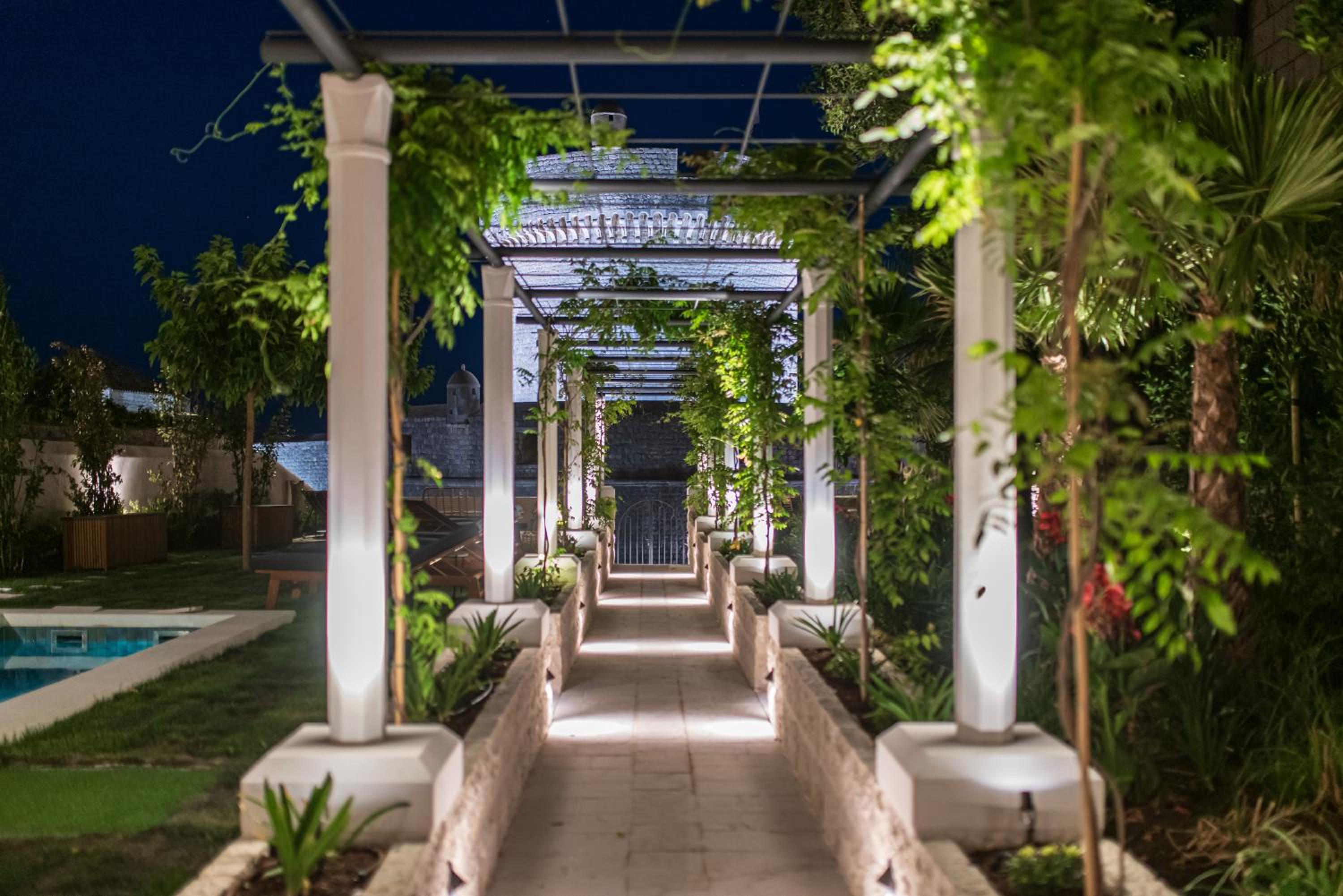 HERITAGE VILLA SPINDLER by DuHomes