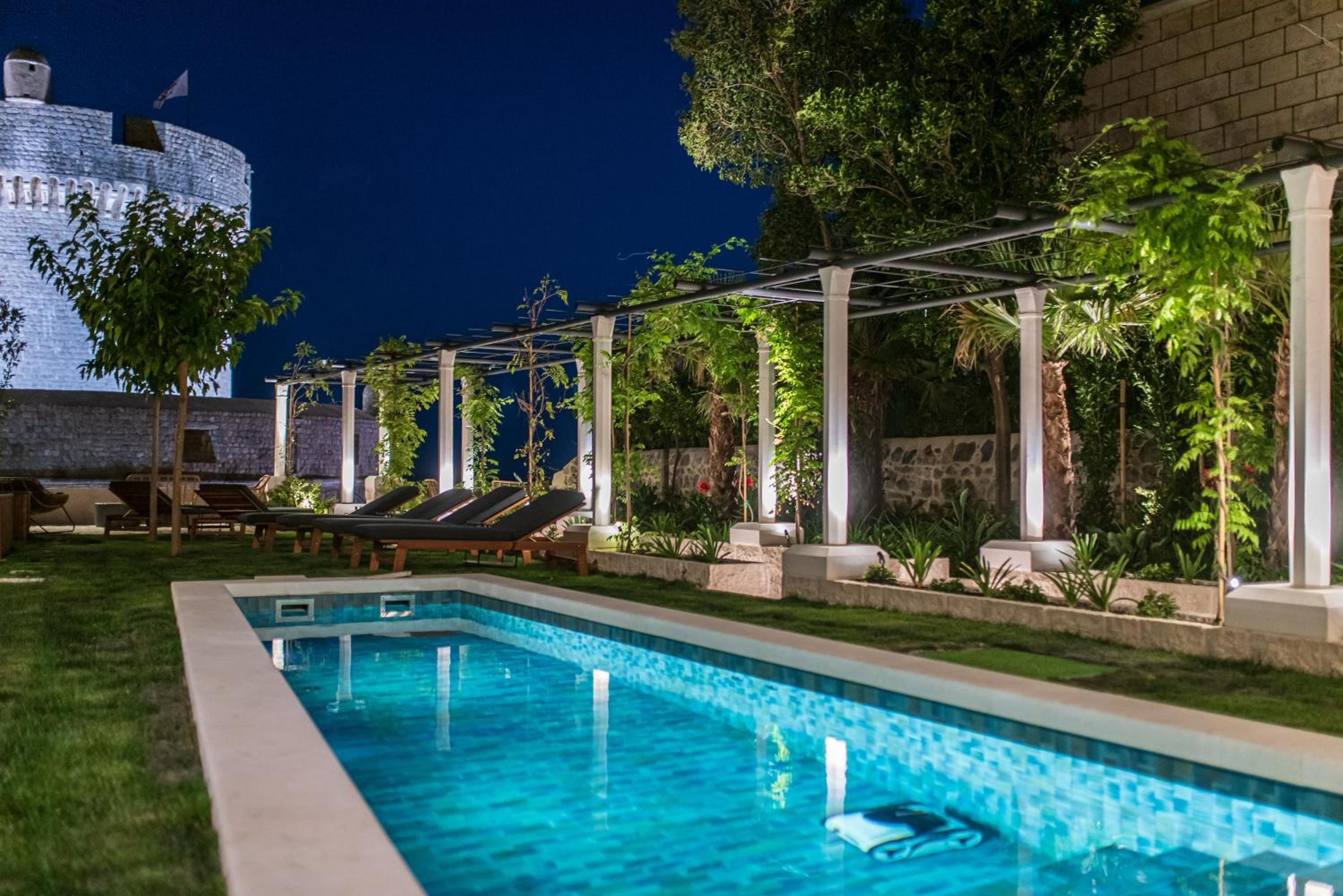 HERITAGE VILLA SPINDLER by DuHomes