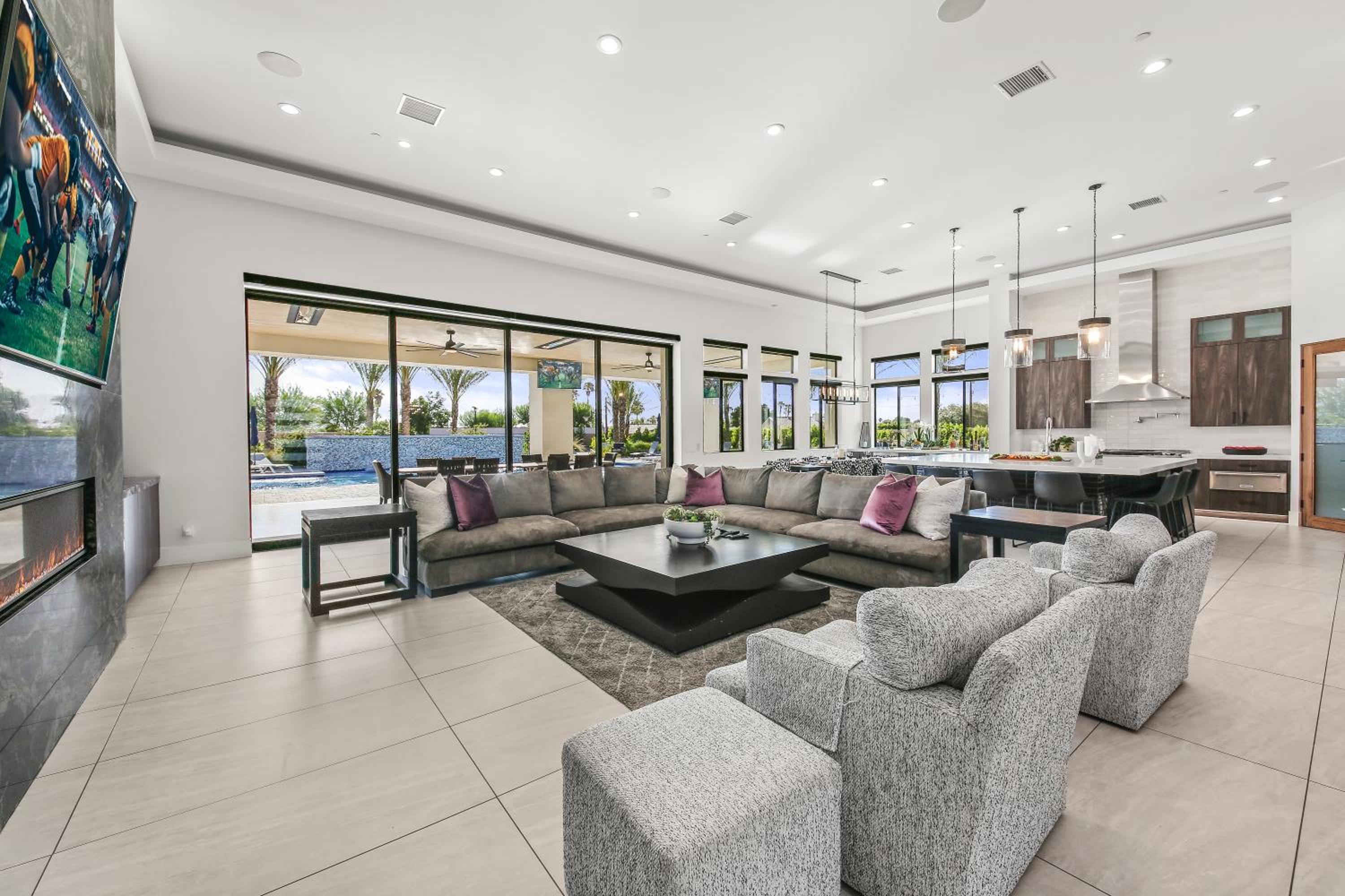 Palm Villa- Luxury 7 Bed, Pickleball, Volleyball, Golf view 2