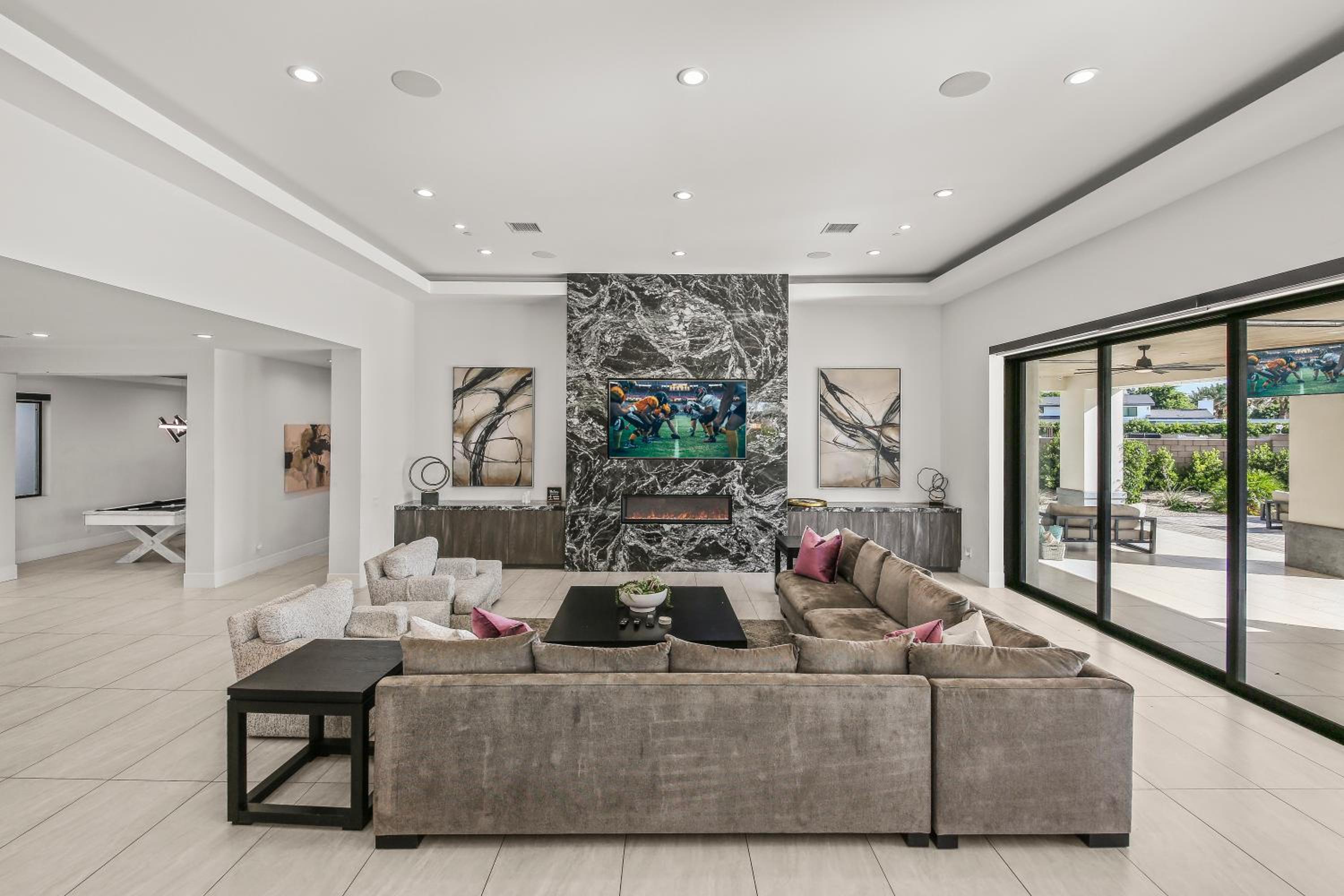 Palm Villa- Luxury 7 Bed, Pickleball, Volleyball, Golf view 5