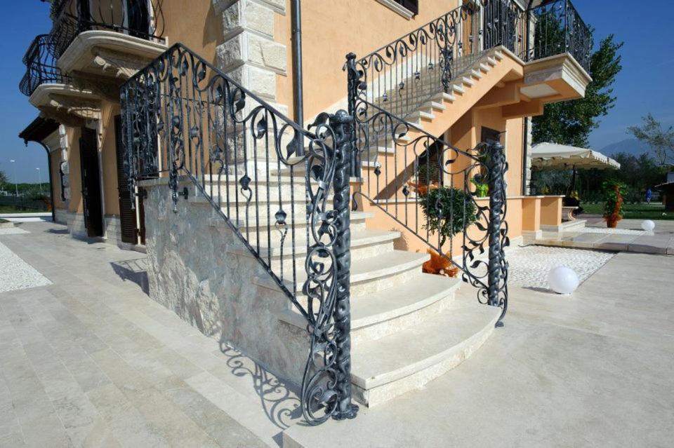 Photo 12