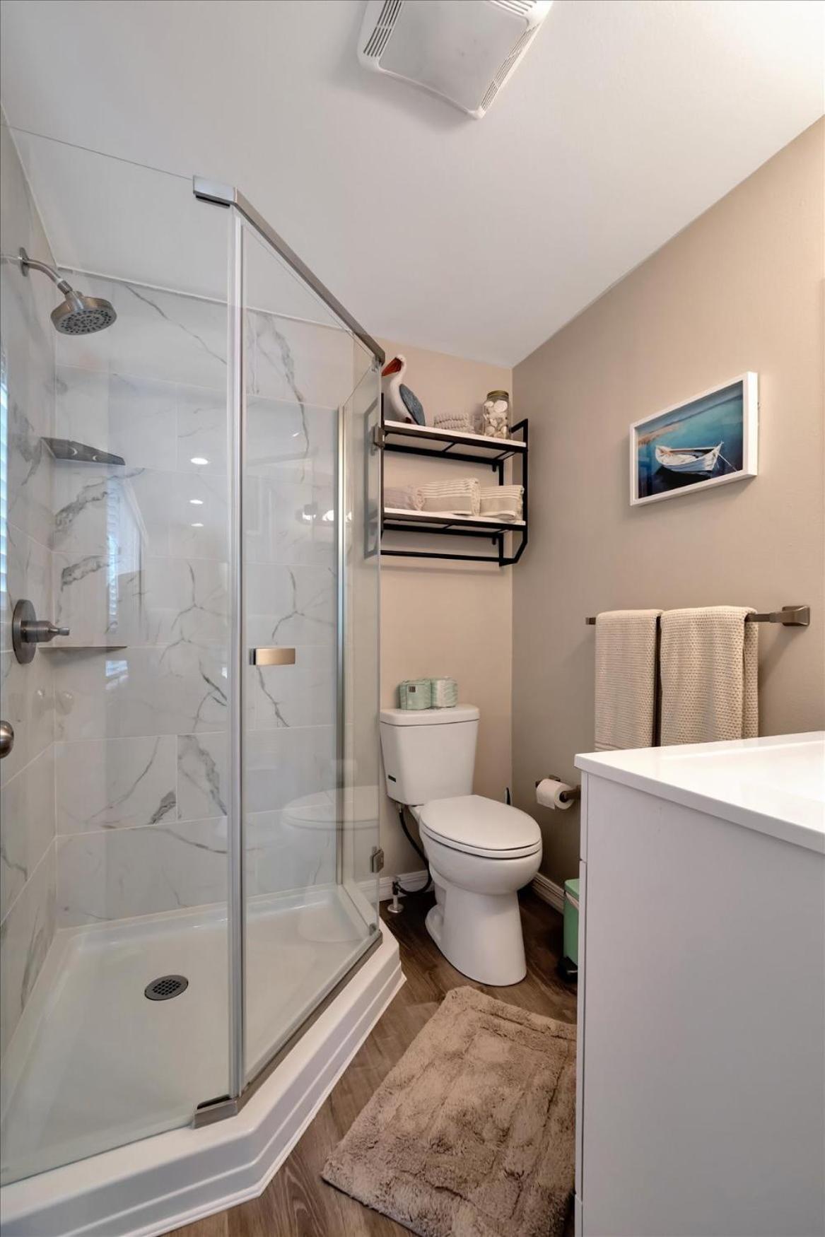 Luxury Waterside Suite 2mins 2 beach & heated pool