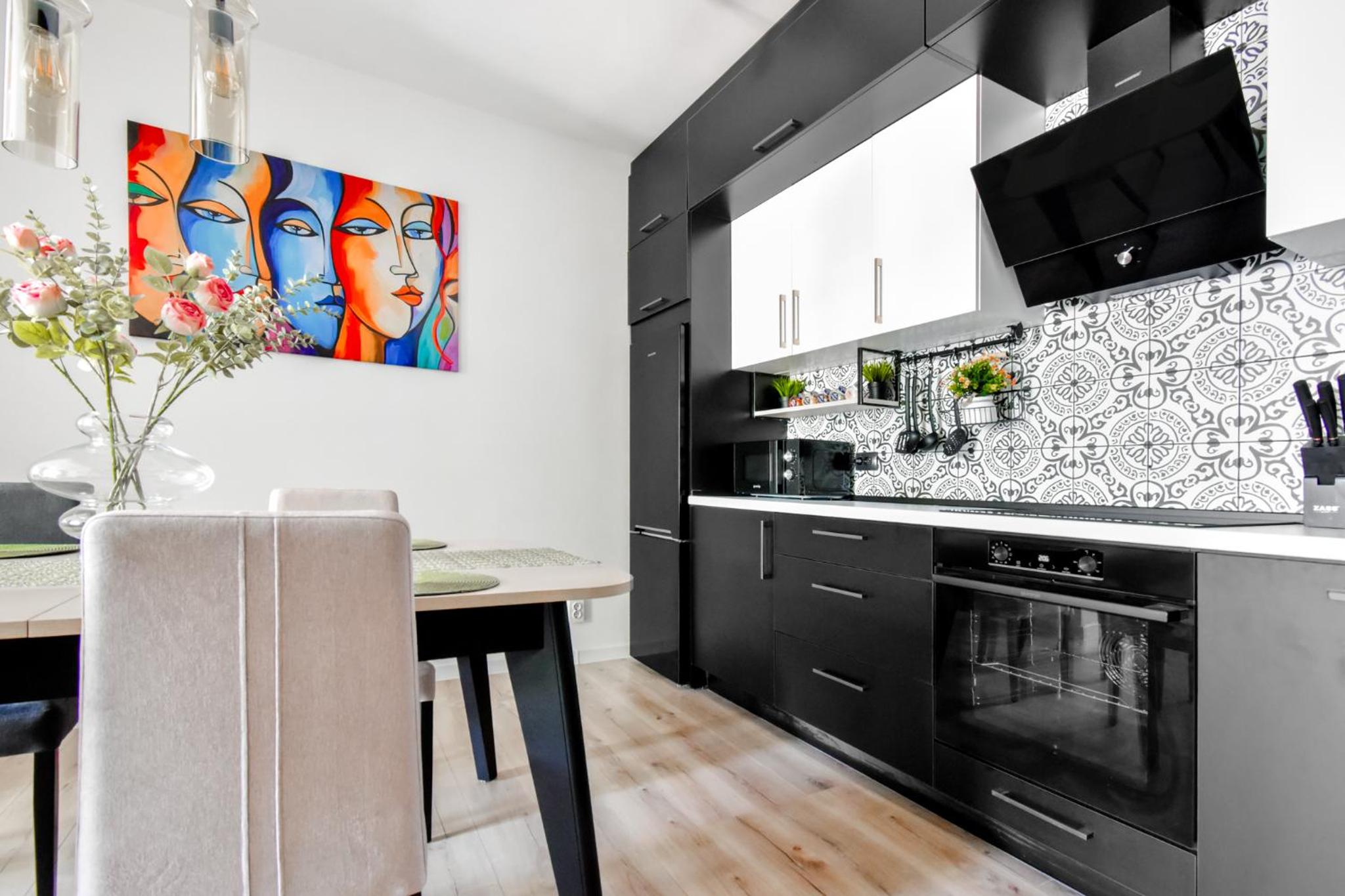 Prime Spot for 5 Full Kitchen Wi-Fi AC
