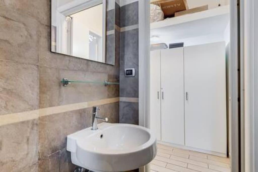 Domus Laterani by JFM - Comfortable apartment big terrace Colosseo