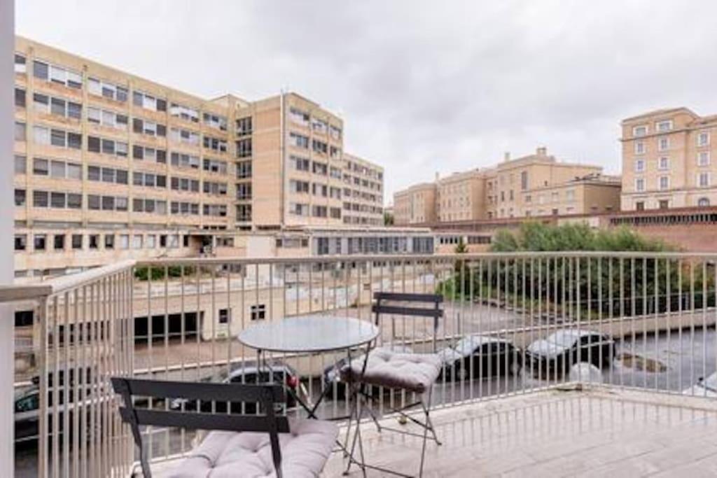 Domus Laterani by JFM - Comfortable apartment big terrace Colosseo