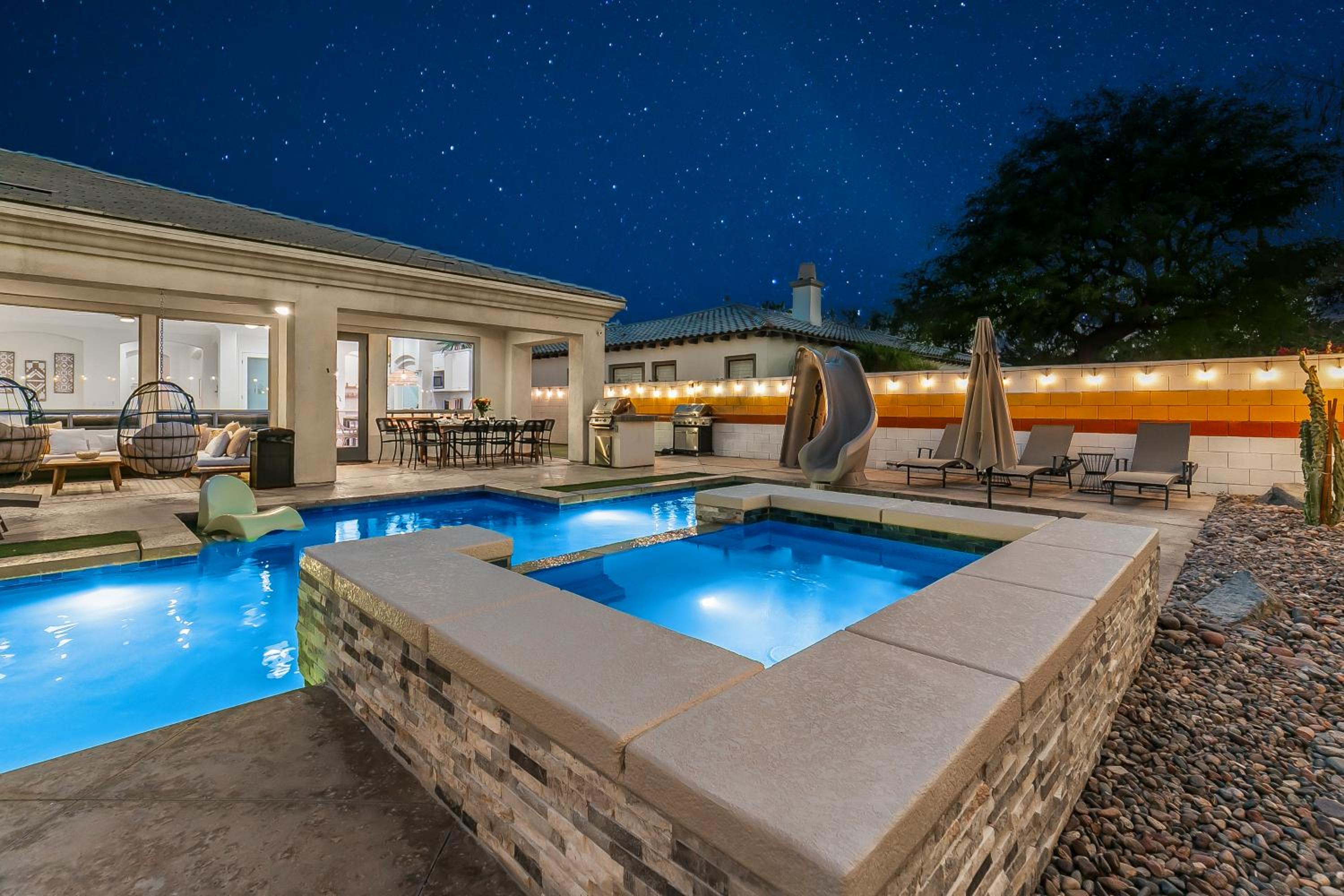 Wilder Out West: Luxury Pickleball, Mini Golf, & Game Room!!