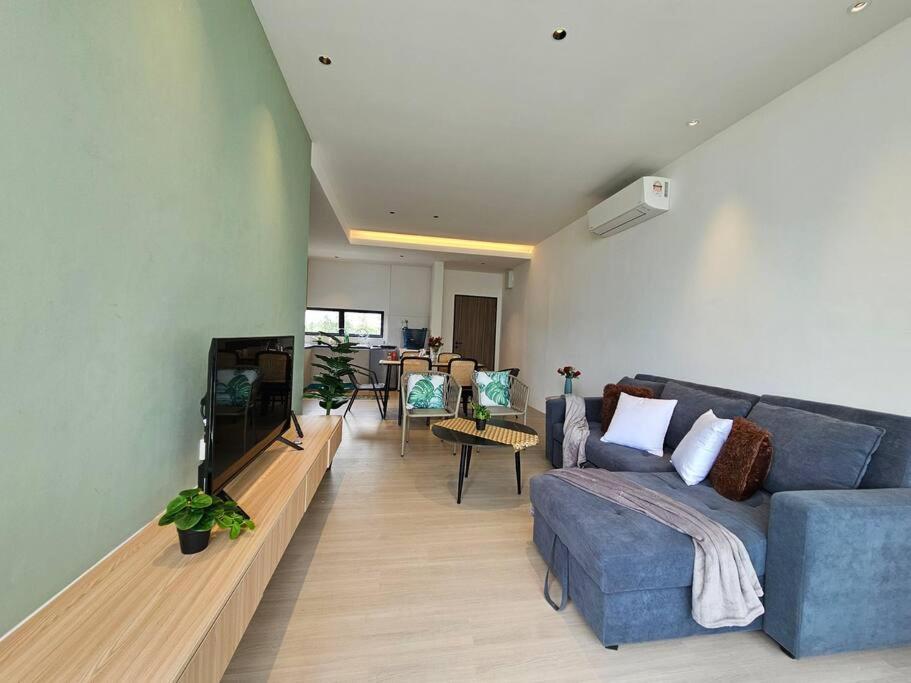 Kenyalang Roxy Sematan Homestay