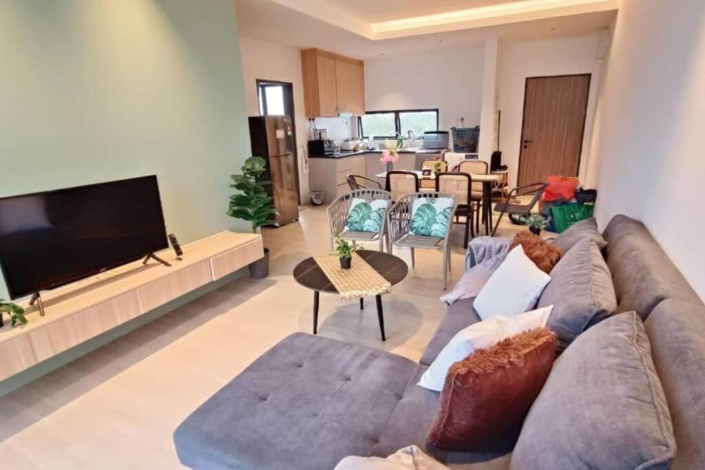 Kenyalang Roxy Sematan Homestay