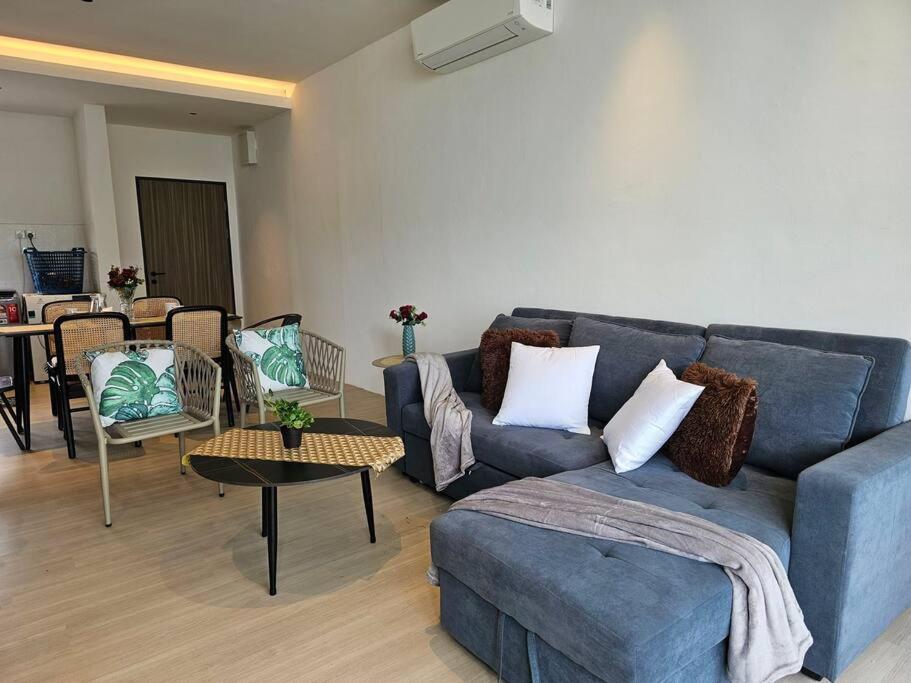 Kenyalang Roxy Sematan Homestay