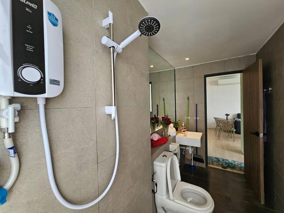 Kenyalang Roxy Sematan Homestay