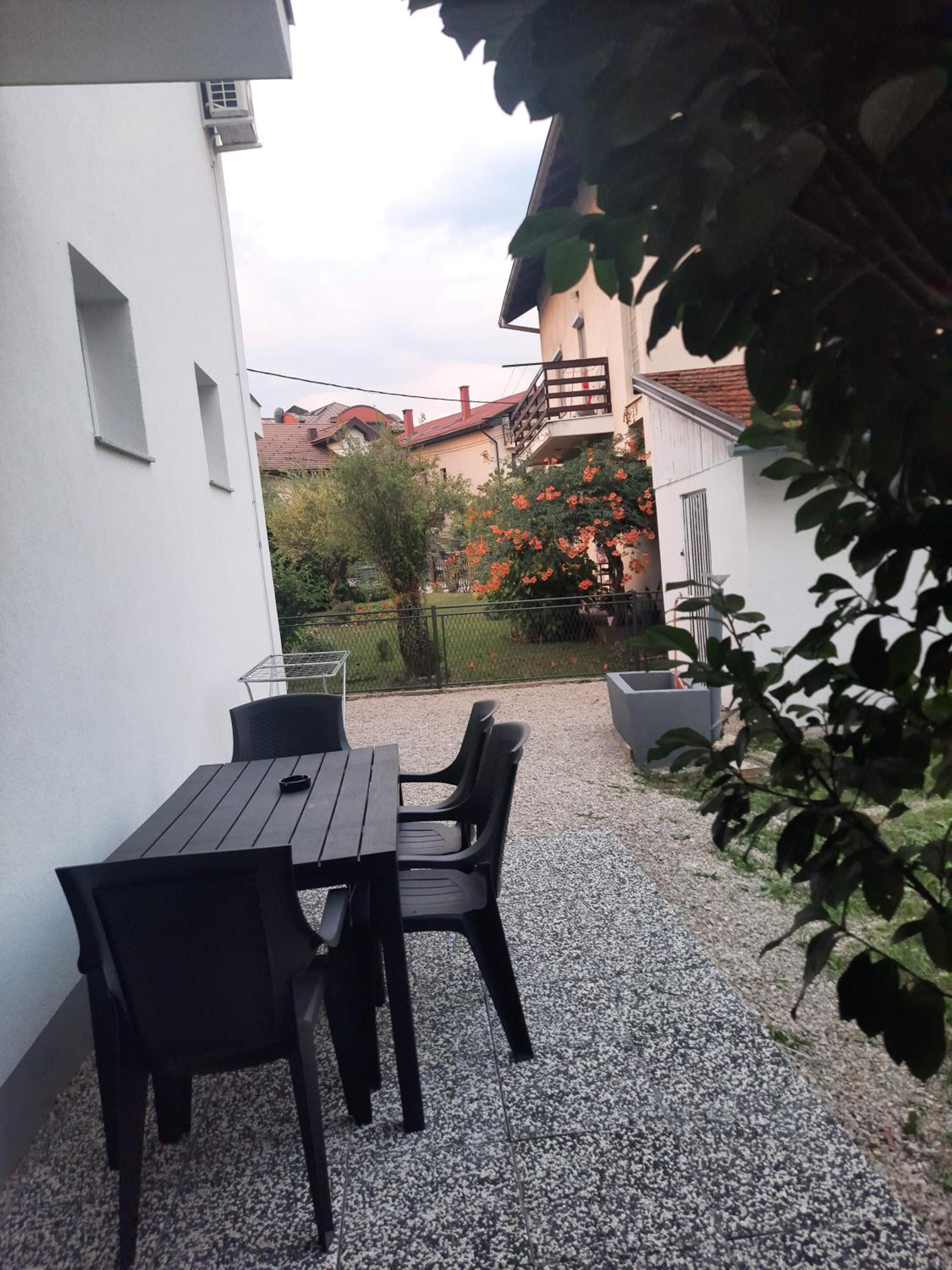Apartments White House Bihac