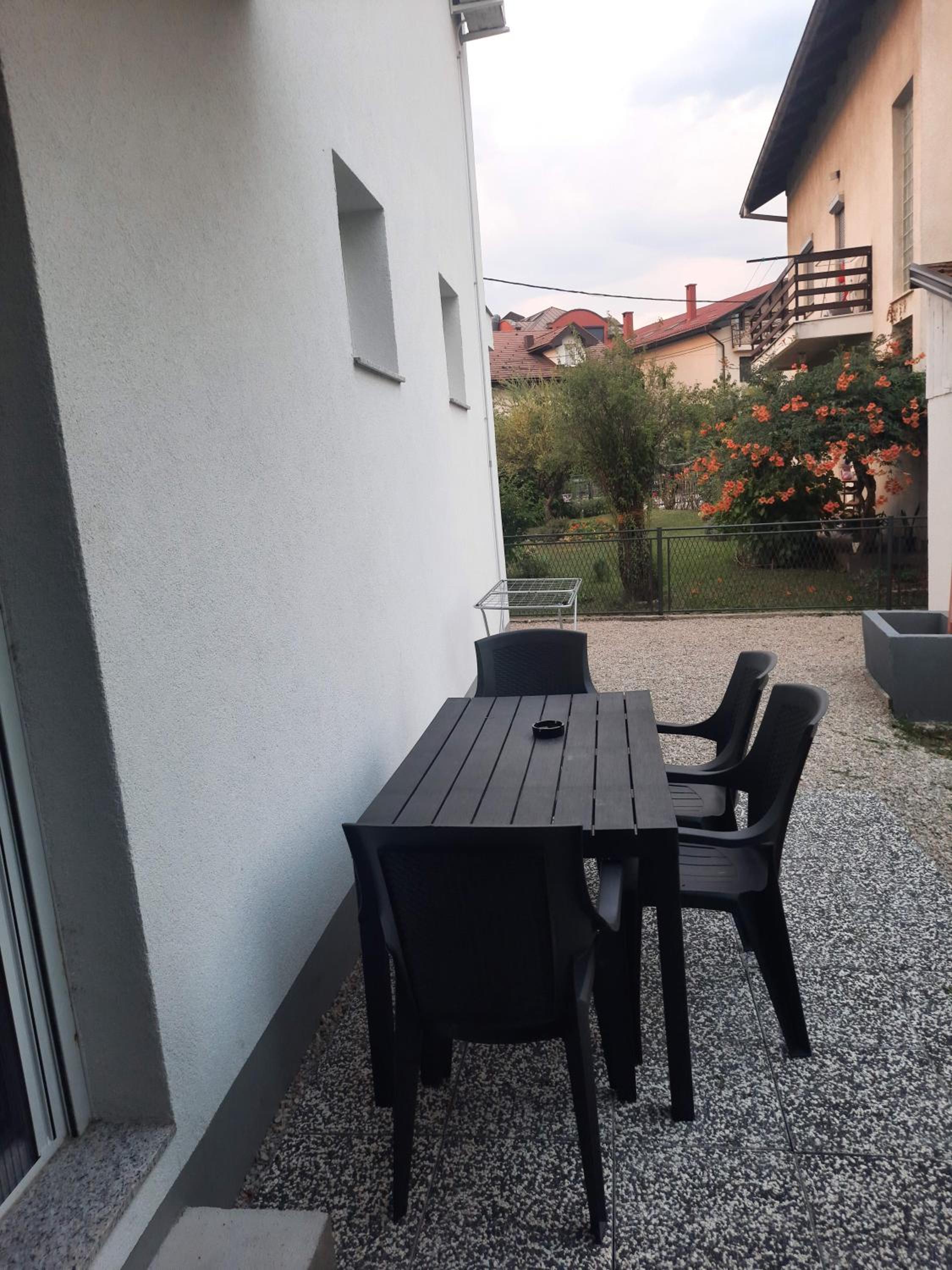Apartments White House Bihac