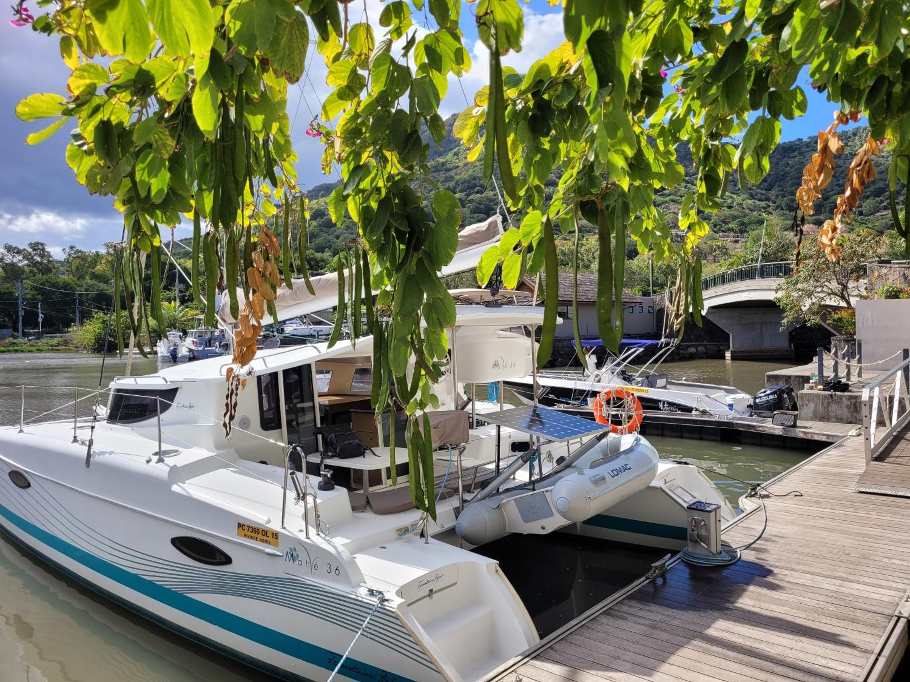 L'Estuaire Seafront Apartment Black River view 5